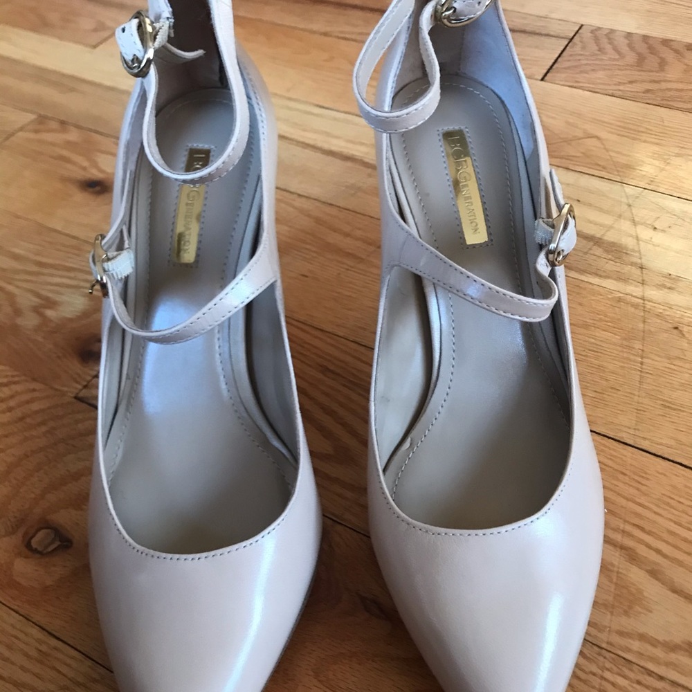 BCBGeneration tan strap pumps - Picture 2 of 3